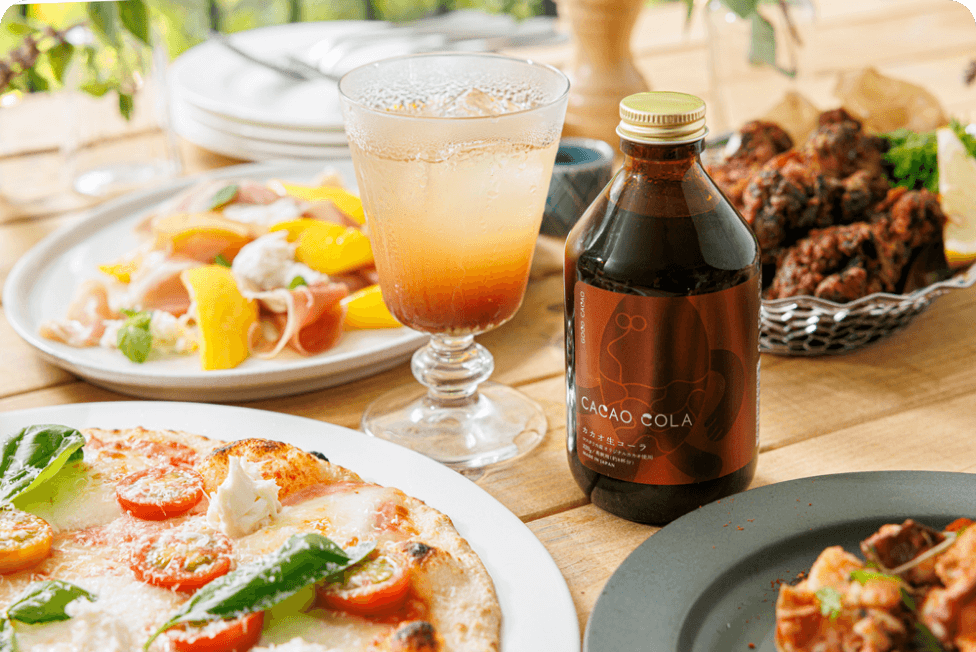 夏といえばコーラ。スパイスとハーブが香るカカオ生コーラ