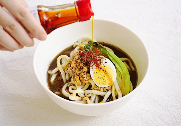 一番絞りごま油と国産唐辛子の融合 山田製油　ごまらぁ油