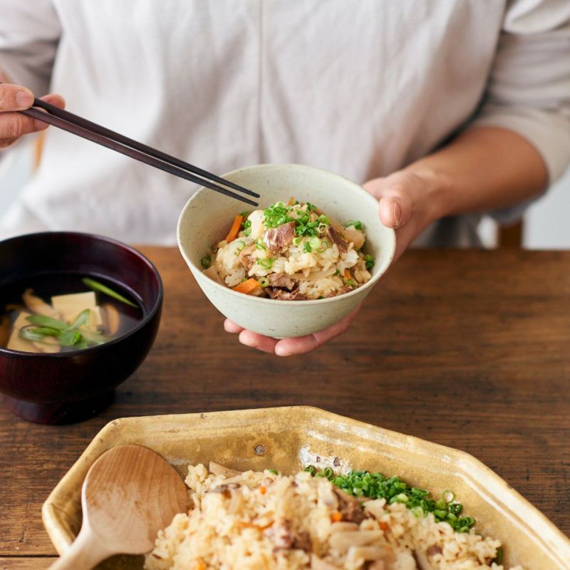 黒毛和牛の牛すじ混ぜごはん食事イメージ