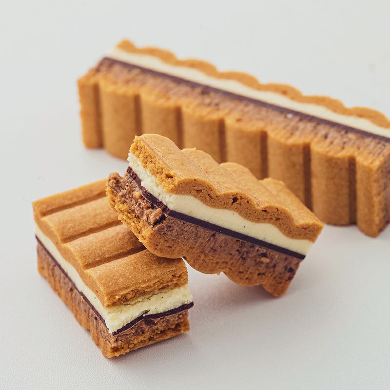 スズランクッキー缶 アンファン: キャラクター・バラエティ雑貨